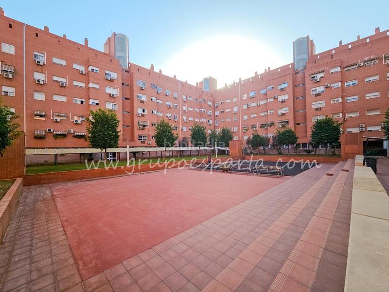 Foto 4822dc14-b838-4ff9-8e3a-b34aef9193c0. Appartamento in calle flor de tomillo 8 in colores - entreparques Sevilla