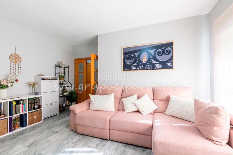 Foto 5c2b613e-cfd2-4fcb-a55b-dd8321e806c8. Appartamento in calle flor de tomillo 8 in colores - entreparques Sevilla