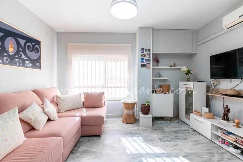 Foto 5d221e56-633c-466c-90b1-ad513b5d3935. Appartamento in calle flor de tomillo 8 in colores - entreparques Sevilla