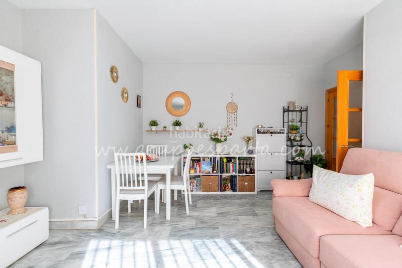 Foto 7d2161b4-7a4f-494c-bd34-dea180d026a4. Appartamento in calle flor de tomillo 8 in colores - entreparques Sevilla