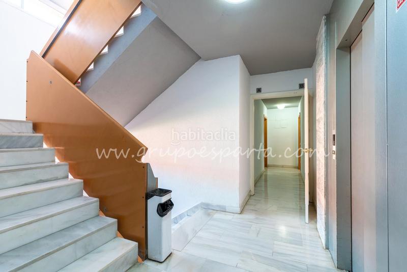 Foto b2ded263-31c6-4990-bcee-8bc119f5eaf3. Appartamento in calle flor de tomillo 8 in colores - entreparques Sevilla