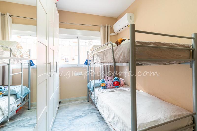 Foto bbd30755-6843-460c-9f93-d8df4fcb8bf9. Appartamento in calle flor de tomillo 8 in colores - entreparques Sevilla