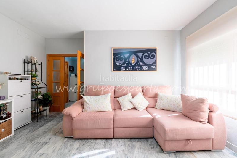 Foto bdb02f48-2fac-49bf-86b4-120eb06d42d1. Appartamento in calle flor de tomillo 8 in colores - entreparques Sevilla