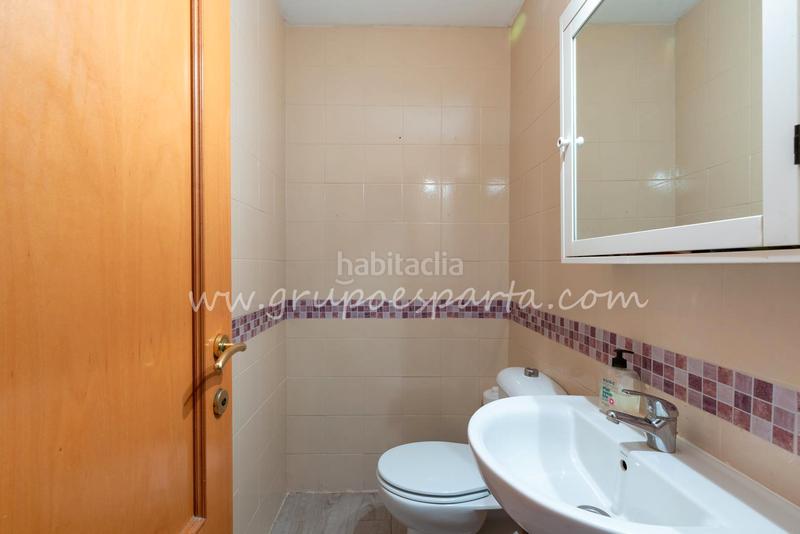 Foto c5ff0289-429e-4b8a-ba4d-b55478c96634. Appartamento in calle flor de tomillo 8 in colores - entreparques Sevilla