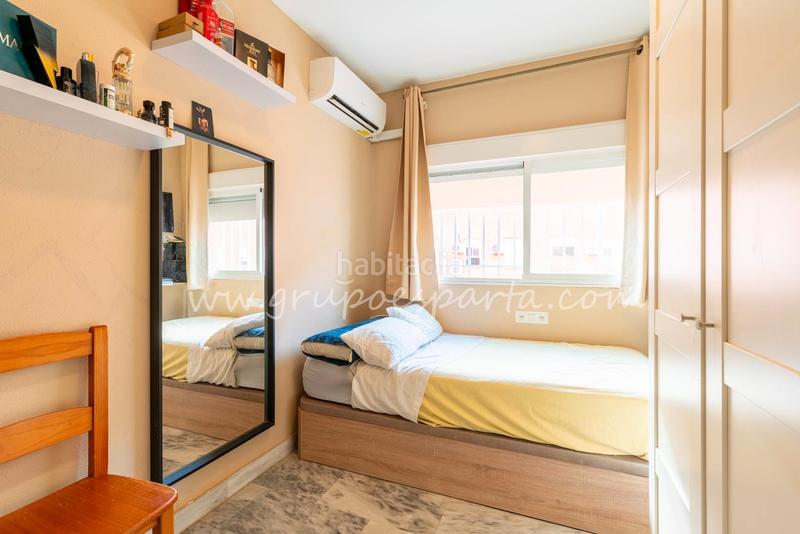 Foto c93b5d7e-3e08-49bf-95f6-d4d95f579911. Appartamento in calle flor de tomillo 8 in colores - entreparques Sevilla