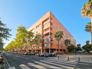 Flat in Calle flor de tomillo 8. Piso de 3 dormitorios con plaza de aparcamiento.