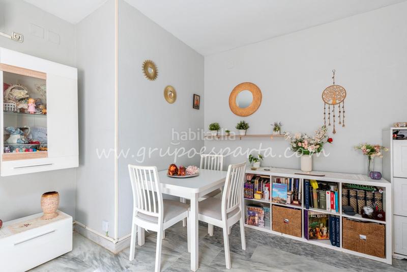 Foto cdbb482a-9e5d-493d-b854-bac84672e569. Appartamento in calle flor de tomillo 8 in colores - entreparques Sevilla