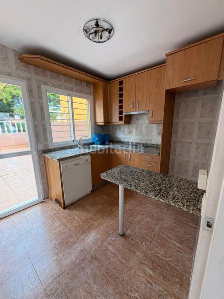 Foto 107d1c78-7636-43a9-9449-6f836ea79188. Casa adosada en calle arrope 16 vivienda adosada con piscina comunitaria. en Villanueva del Ariscal