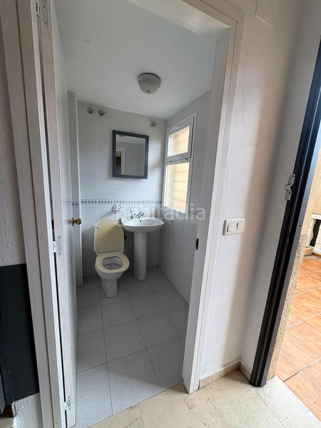 Foto 2efe9a1b-af9f-481f-b80f-b2e1ccc564ef. Casa adosada en calle arrope 16 vivienda adosada con piscina comunitaria. en Villanueva del Ariscal