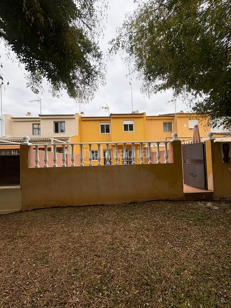 Foto 6471e12e-e432-460b-9775-3d007ee88ac3. Casa adosada en calle arrope 16 vivienda adosada con piscina comunitaria. en Villanueva del Ariscal