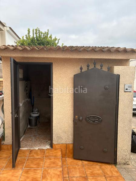 Foto 7768f155-b16c-4c82-b786-9ceb9c5bf314. Casa adosada en calle arrope 16 vivienda adosada con piscina comunitaria. en Villanueva del Ariscal