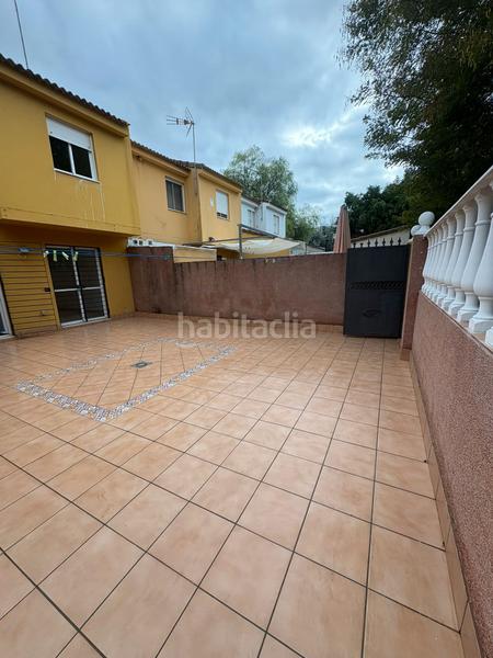 Foto 9c3e0a2c-6f11-4fce-8858-62a8e8bcd981. Casa adosada en calle arrope 16 vivienda adosada con piscina comunitaria. en Villanueva del Ariscal