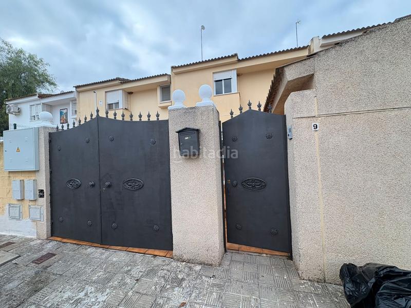 Foto bc40ef34-071d-4c2a-8d38-3d97f9b313f4. Casa adosada en calle arrope 16 vivienda adosada con piscina comunitaria. en Villanueva del Ariscal