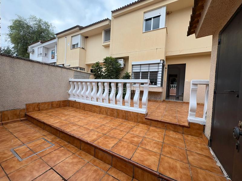Foto d6577e9a-7a76-4d29-a0de-3523c95d20cd. Casa adosada en calle arrope 16 vivienda adosada con piscina comunitaria. en Villanueva del Ariscal