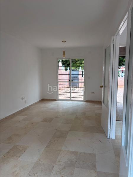 Foto f50eae1b-9d0d-4273-a28c-2dd3b061567e. Casa adosada en calle arrope 16 vivienda adosada con piscina comunitaria. en Villanueva del Ariscal