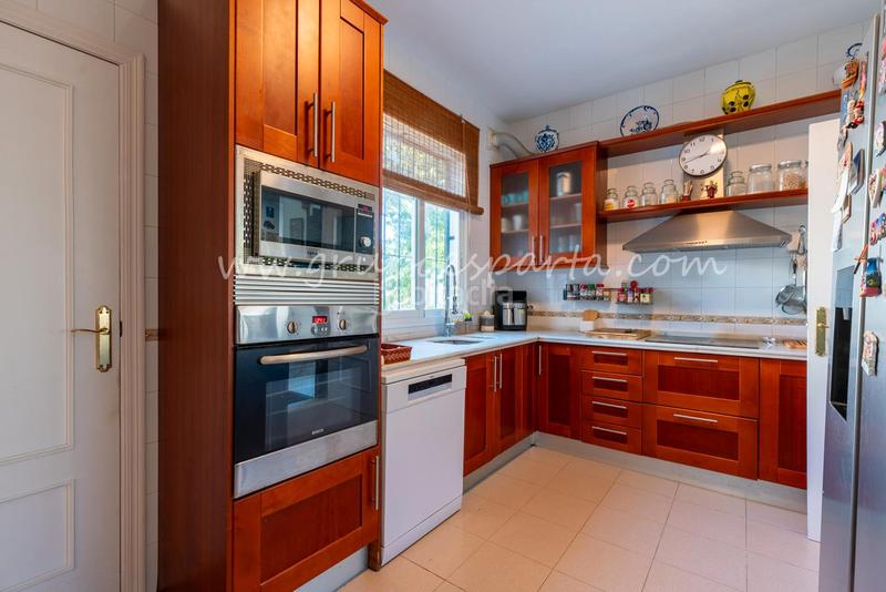 Foto 0dc16ded-5de2-4c70-846a-61d7d1a5b58d. Towny house with fireplace parking pool in Valencina de la Concepción