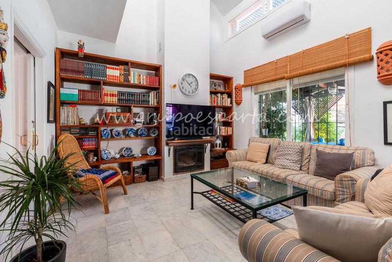 Foto 105d8706-9528-439a-86b2-387d3fd6163b. Towny house with fireplace parking pool in Valencina de la Concepción