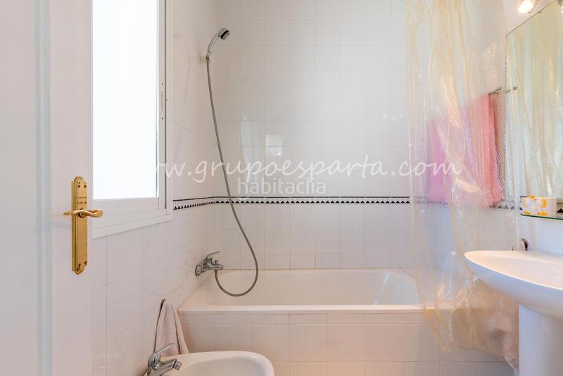 Foto 3c3d4099-f42e-4bf0-86cf-159b3eaa852a. Towny house with fireplace parking pool in Valencina de la Concepción