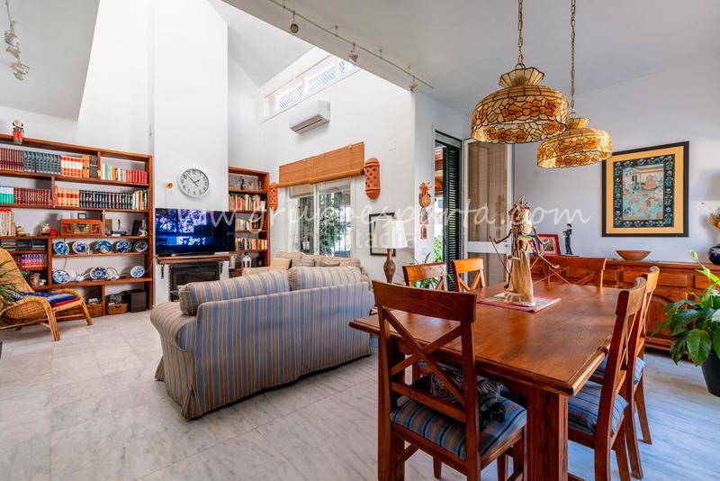 Foto 45de9455-a70f-4934-b255-e24d5e21208a. Towny house with fireplace parking pool in Valencina de la Concepción