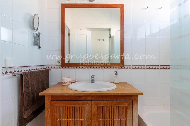 Foto 5092850b-d58d-4d49-9183-02b317991a78. Towny house with fireplace parking pool in Valencina de la Concepción