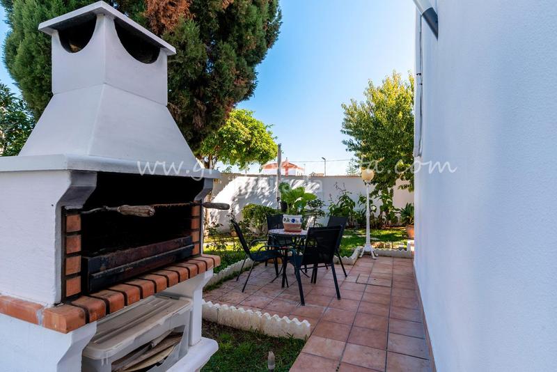 Foto 56838ca4-0ed2-4b92-8155-3482b327737f. Towny house with fireplace parking pool in Valencina de la Concepción