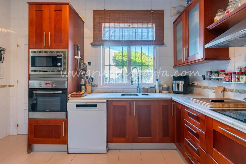 Foto 6462ebd4-759a-4937-8648-c30bddbbf3d9. Towny house with fireplace parking pool in Valencina de la Concepción