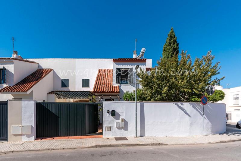 Foto 6a978959-b418-493e-bf62-456fdda021cd. Towny house with fireplace parking pool in Valencina de la Concepción