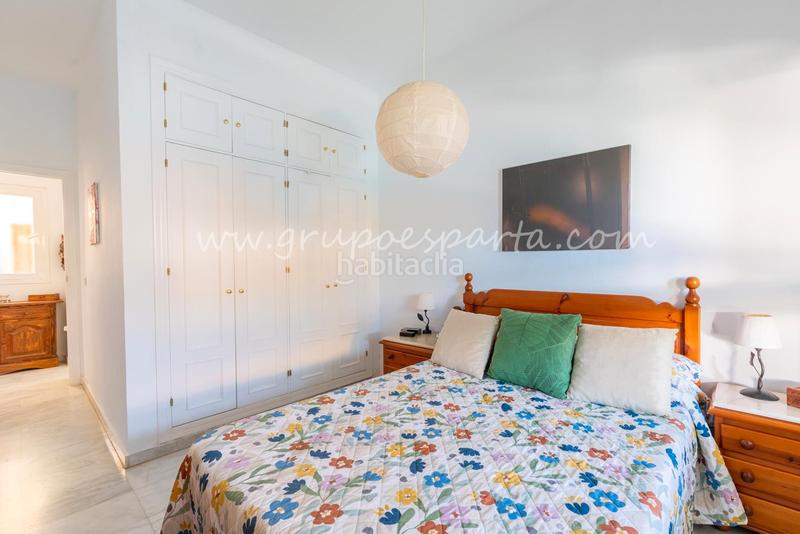 Foto 839fe4f8-90e0-4760-8e3c-b7f8f42c266a. Towny house with fireplace parking pool in Valencina de la Concepción