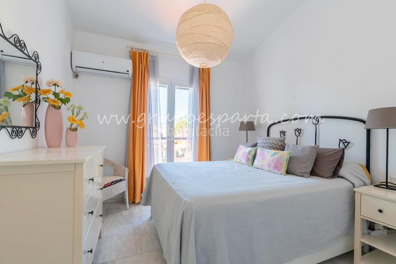 Foto 923f55af-c79e-4624-a3c7-90c85043fbfd. Towny house with fireplace parking pool in Valencina de la Concepción