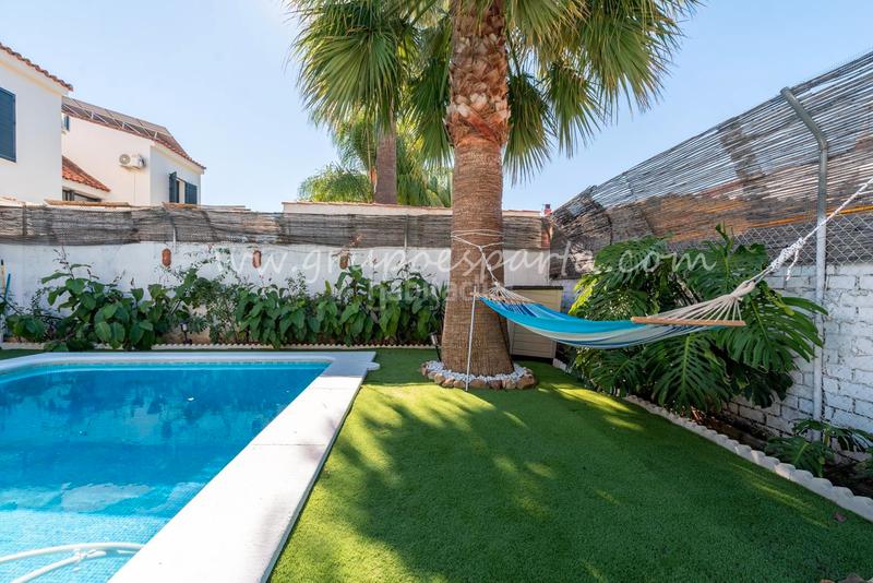 Foto 9f36a792-ab85-4013-8f08-912fbe094a5e. Towny house with fireplace parking pool in Valencina de la Concepción