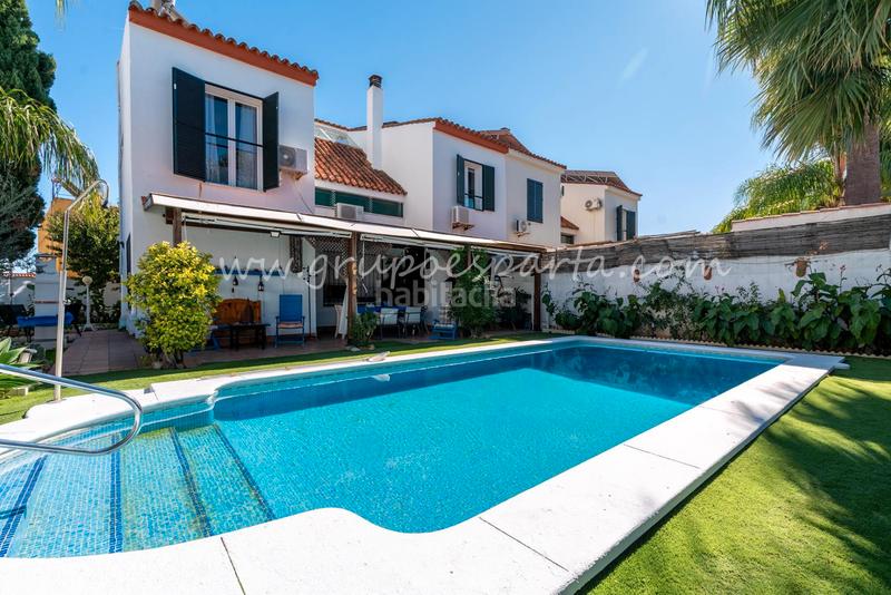 Foto a5f114f9-dac7-4990-be64-2adfdc510271. Towny house with fireplace parking pool in Valencina de la Concepción