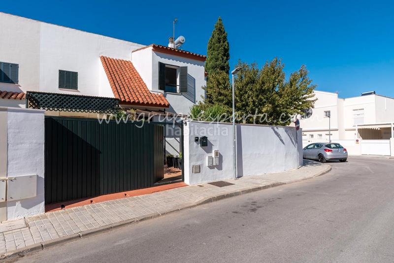 Foto aa60d256-cee0-4d32-acd5-b870abef1384. Towny house with fireplace parking pool in Valencina de la Concepción