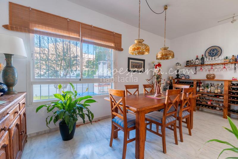 Foto ab3f1cfb-8216-4ed9-bf7c-1eec91f0f0ae. Towny house with fireplace parking pool in Valencina de la Concepción