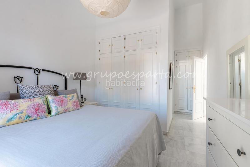 Foto ae5d1201-0a2e-4a07-9f25-3625e1960c97. Towny house with fireplace parking pool in Valencina de la Concepción