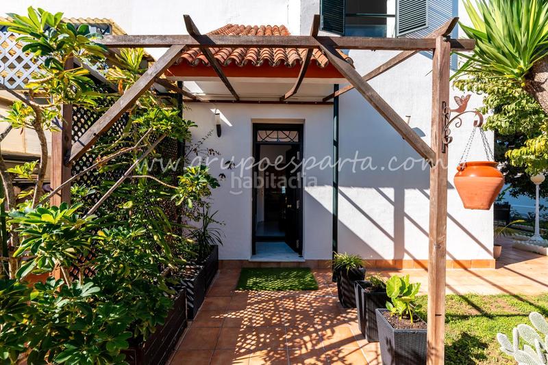 Foto b0e8d6eb-2db8-4989-b437-32d14e5a5d1d. Towny house with fireplace parking pool in Valencina de la Concepción