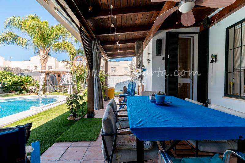 Foto b66abad1-bf1a-4463-8195-e7af66e4d31b. Towny house with fireplace parking pool in Valencina de la Concepción