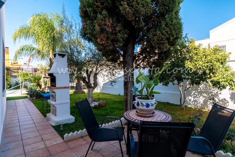 Foto b702f8ab-3646-4432-ab4a-06103832c2b1. Towny house with fireplace parking pool in Valencina de la Concepción