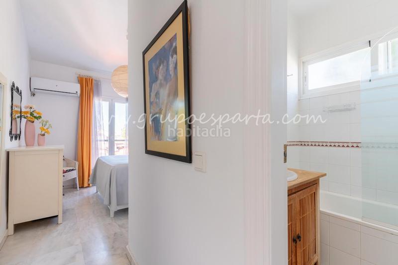 Foto cbd90c68-d084-4ea4-ab34-ef412f06521b. Towny house with fireplace parking pool in Valencina de la Concepción