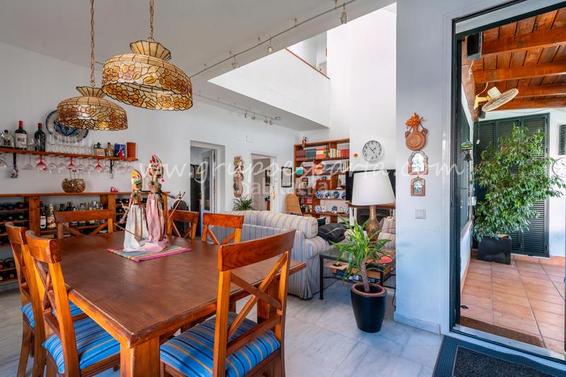 Foto de73cf0f-c01c-488b-8cd7-4ed00b8bca44. Towny house with fireplace parking pool in Valencina de la Concepción