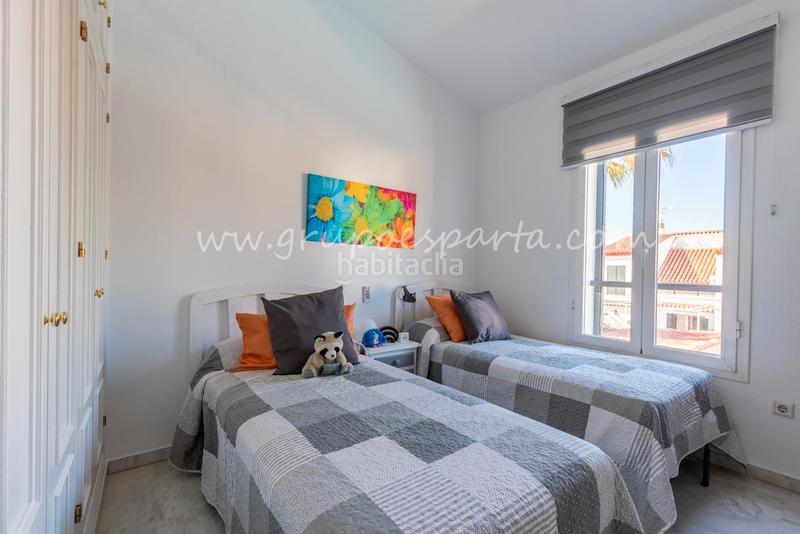 Foto efa44a83-fe44-40c0-a3e3-71ae9138788e. Towny house with fireplace parking pool in Valencina de la Concepción