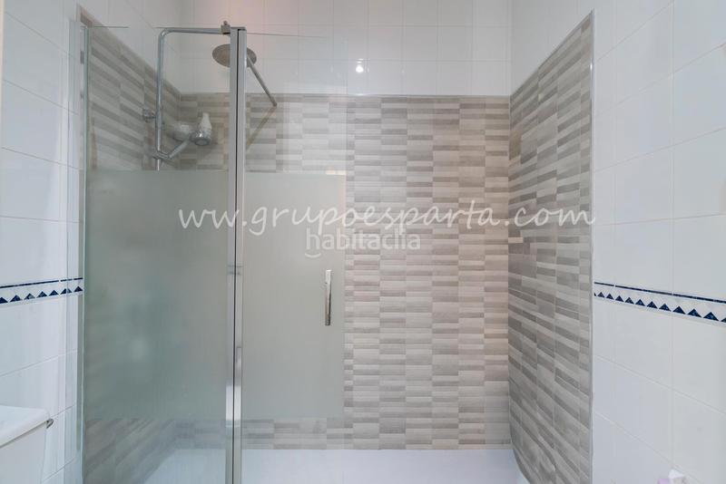 Foto f6da8221-87d1-46f3-bf44-268d868b83b2. Towny house with fireplace parking pool in Valencina de la Concepción