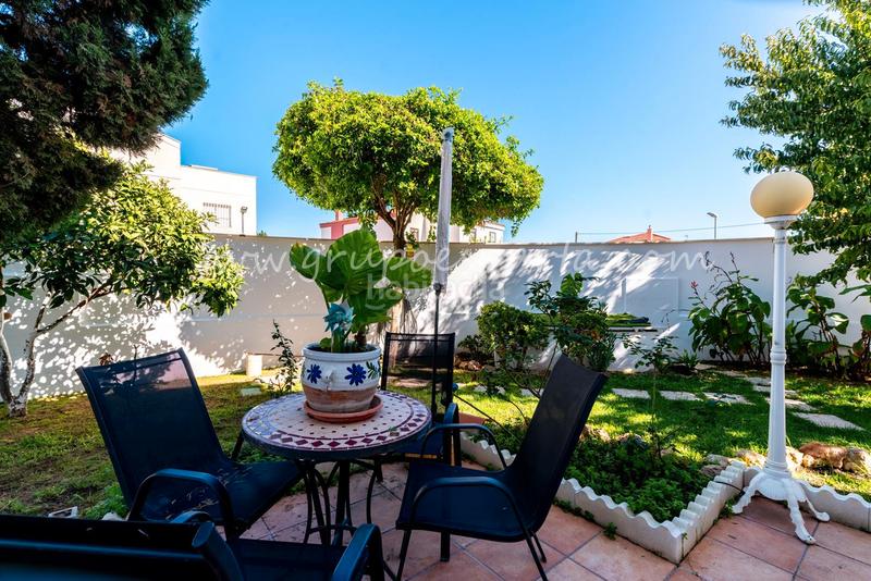 Foto f81ca4d4-50cd-4dfc-bb43-204fab2a3381. Towny house with fireplace parking pool in Valencina de la Concepción
