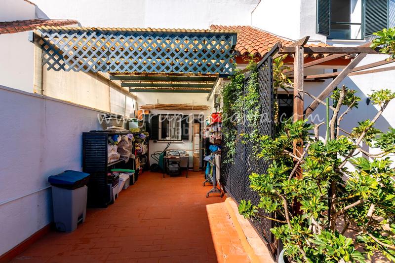 Foto fa5a2999-adef-4695-9989-a5e37206b8a2. Towny house with fireplace parking pool in Valencina de la Concepción