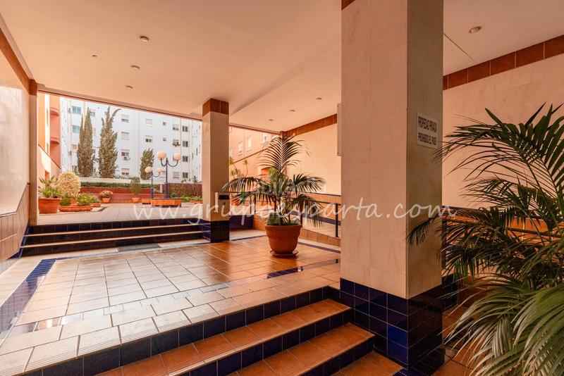 Foto 3febbfce-c3da-4b85-afc1-24c237896c60. Etagenwohnung mit parking in La Calzada - La Florida Sevilla