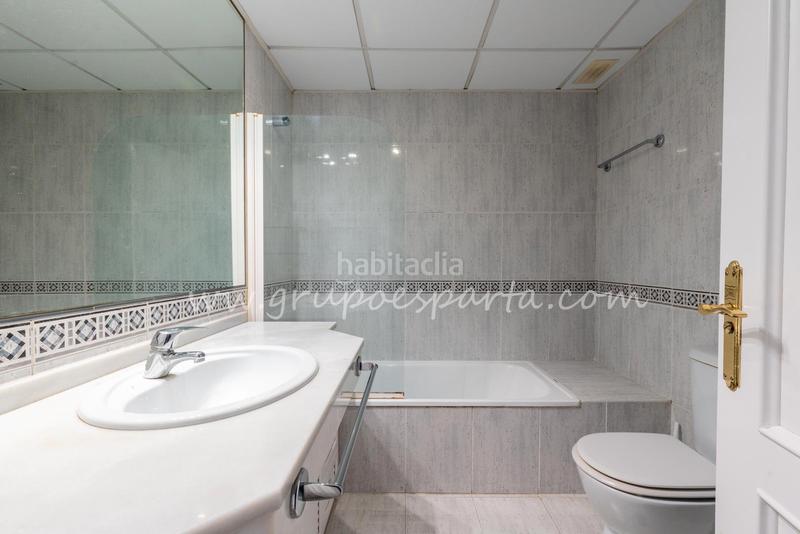 Foto 78e75a16-a872-4e3c-90dc-a1d7eeac17b2. Etagenwohnung mit parking in La Calzada - La Florida Sevilla