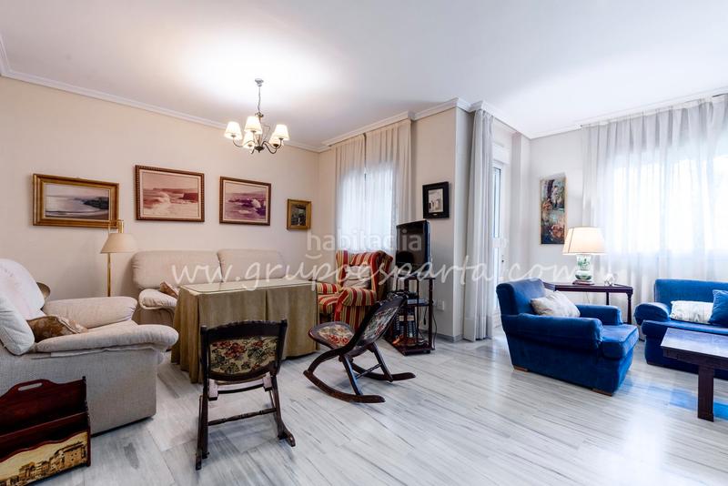 Foto 9d2781af-0f56-4e53-a913-fa491b8c06c4. Etagenwohnung mit parking in La Calzada - La Florida Sevilla