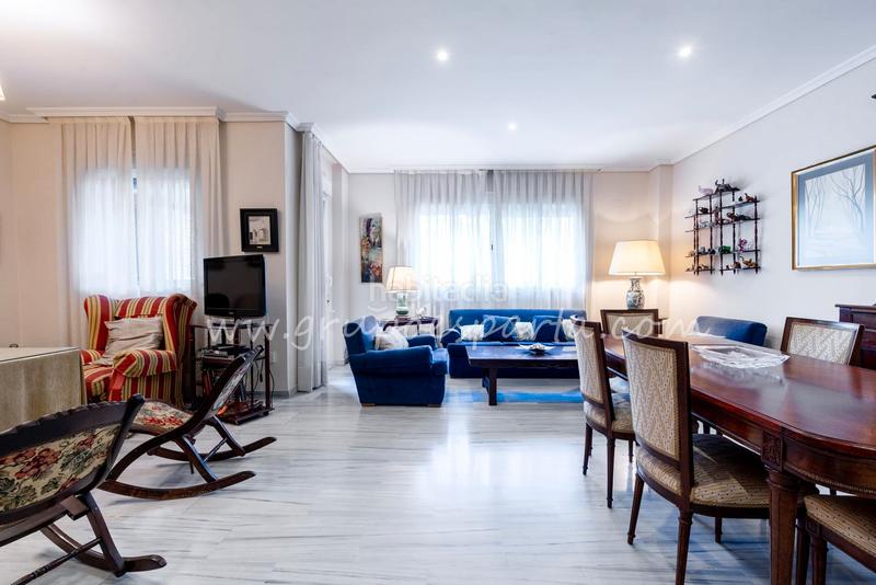 Foto a131f7ab-9fde-48c2-b0a0-811bedf27dad. Etagenwohnung mit parking in La Calzada - La Florida Sevilla