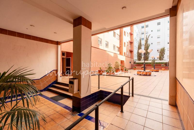 Foto de2baef9-6c31-43a6-b50b-3389f73082e6. Etagenwohnung mit parking in La Calzada - La Florida Sevilla