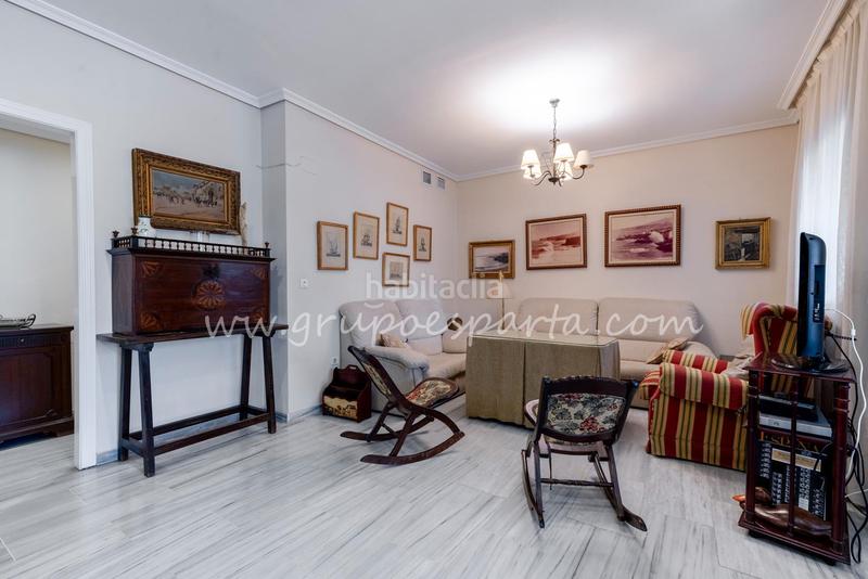 Foto f3b8ac75-5c98-4df6-9727-13edcff1a908. Etagenwohnung mit parking in La Calzada - La Florida Sevilla