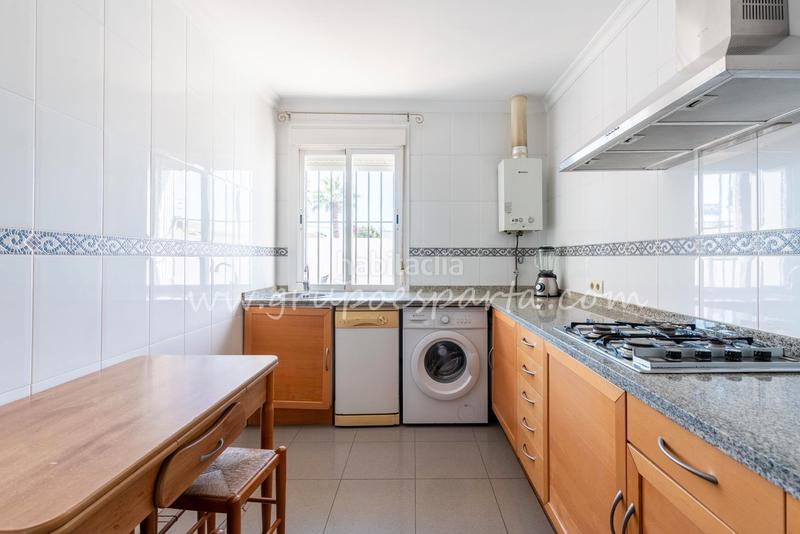 Foto 483ac074-c9d7-4a80-8f26-db3865c57cbc. Attique dans calle virgen de las marismas 1 dans Espartinas pueblo Espartinas